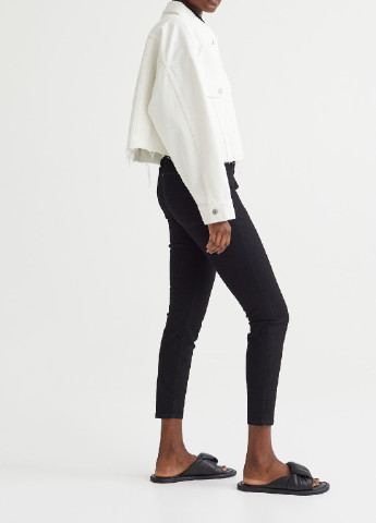 Белая демисезонная джинсовая куртка H&M