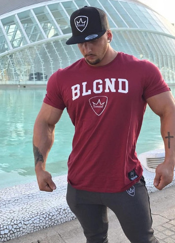 Красная футболка для парней MCET