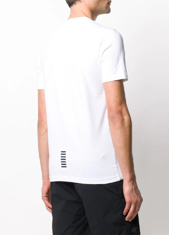 Белая футболка EA7