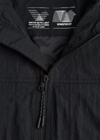 Черная демисезонная ветровка H&M