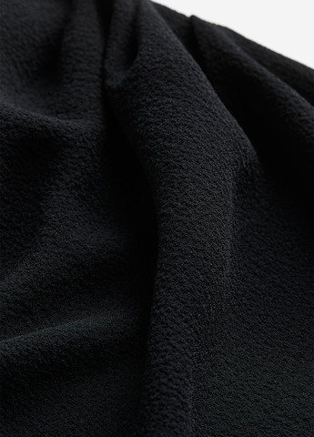 Черное кэжуал платье силуэтная H&M однотонное