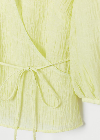 Светло-желтая летняя блуза на запах H&M