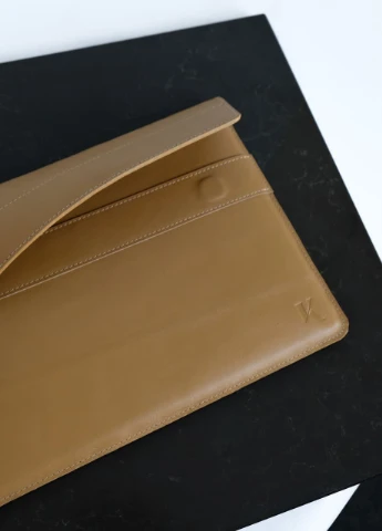 Шкіряний чохол для MacBook Air / Pro 13. Кейс з натуральної шкіри для макбуков ЕІР / Про бежевий. Папка на магнітах Kozhanty (232535116)