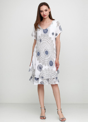 Белое кэжуал платье Italy Moda с рисунком