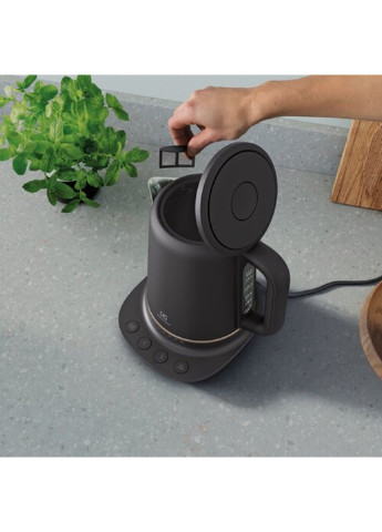 Електрочайник Explore E7K1-6BP 1.7 л Electrolux (254668681)