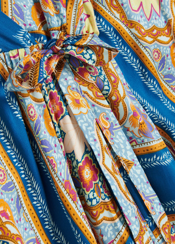 Комбинированное кэжуал платье на запах Reserved с рисунком
