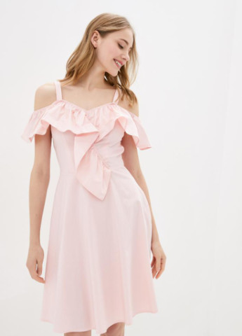 Розовое пляжное летнее платье на бретелях с рюшами с открытыми плечами Podium однотонное