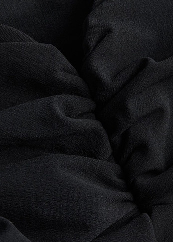 Черное кэжуал платье силуэтная H&M однотонное