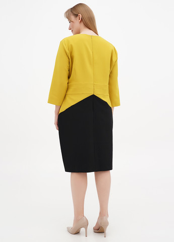 Комбинированное кэжуал платье футляр Sassofono однотонное