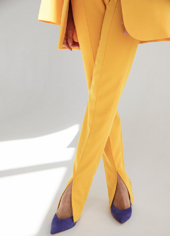 Желтые классические демисезонные брюки Gepur