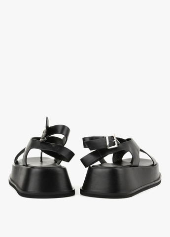 Черные босоножки Le'BERDES с ремешком