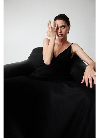 Черное вечернее, кэжуал платье H&M однотонное