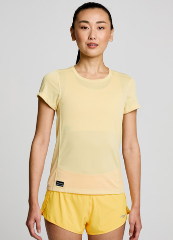 Светло-желтая спортивная футболка Saucony