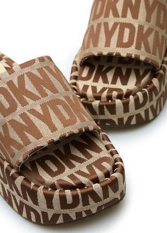 Коричневые шлепанцы DKNY