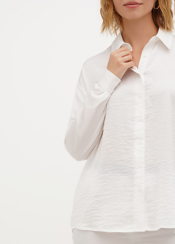 Белая кэжуал рубашка однотонная Stradivarius