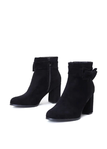 Осенние ботинки Lucky Shoes без декора из искусственной замши