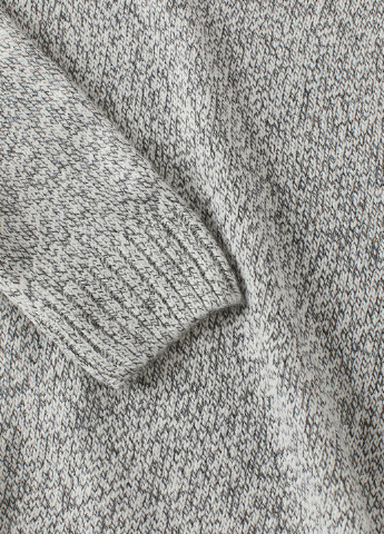 Серый зимний свитер H&M