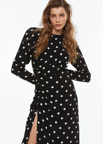 Черное кэжуал платье а-силуэт H&M в горошек