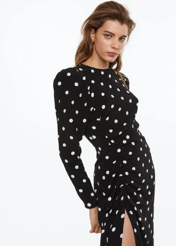 Черное кэжуал платье а-силуэт H&M в горошек