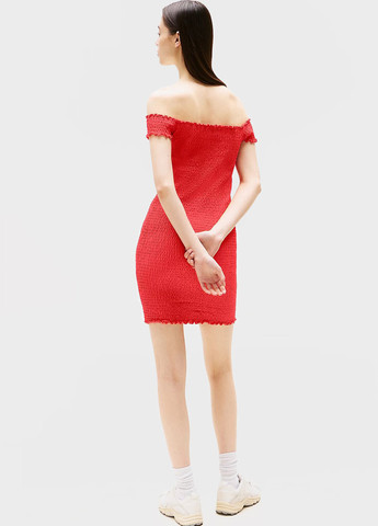 Червона кежуал сукня з відкритими плечима Tommy Jeans однотонна