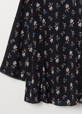 Чорна коктейльна сукня з рукавами клеш H&M однотонна