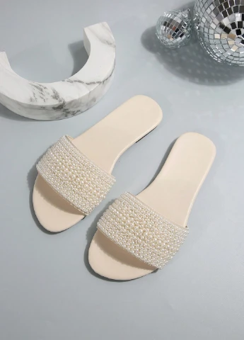 Жемчужные шлепанцы SHEIN с жемчугом