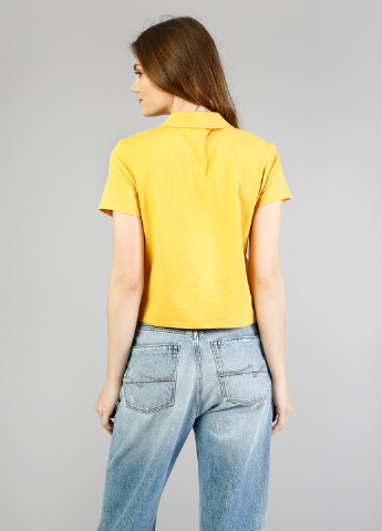 Желтая женская футболка-поло Colin's однотонная
