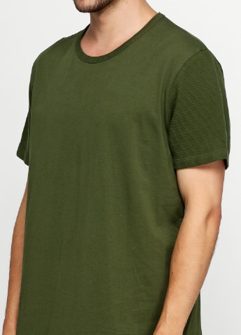 Оливково-зелена футболка Jack & Jones