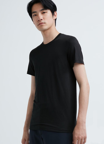 Чорна футболка Uniqlo