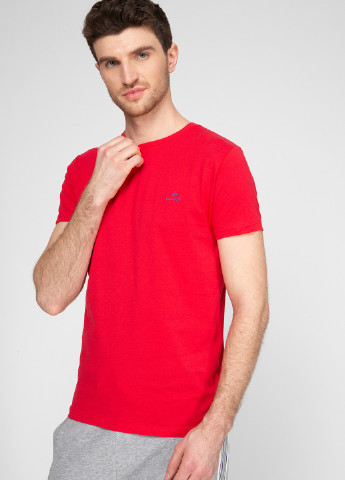 Красная футболка Gant