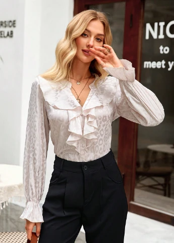 Кремова блуза SHEIN