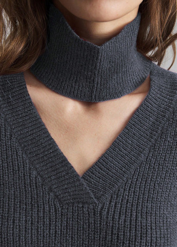 Темно-синій демісезонний светр SHEIN