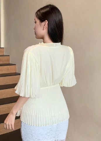 Молочная блуза SHEIN