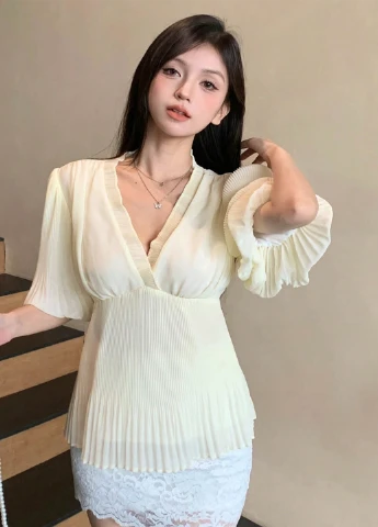 Молочная блуза SHEIN