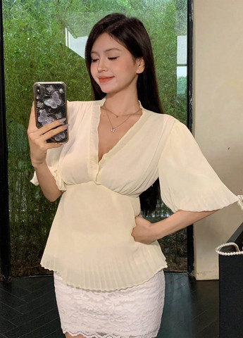 Молочная блуза SHEIN