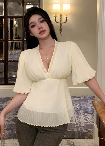 Молочная блуза SHEIN