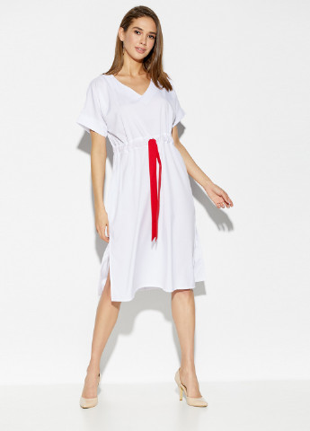 Белое кэжуал платье платье-футболка Karree однотонное