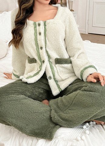 Молочная зимняя пижама (кофта, штаны) SHEIN