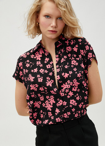Черная кэжуал рубашка с цветами KOTON