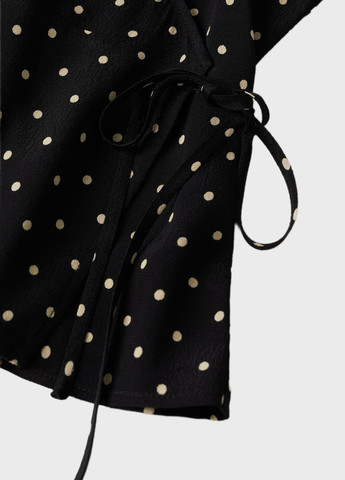 Чёрная блуза на запах Mango