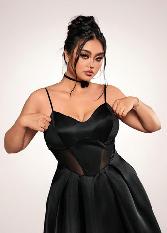 Черное вечернее платье клеш SHEIN однотонное