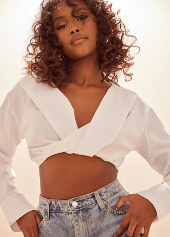 Біла блуза PrettyLittleThing