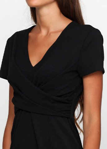 Черное деловое платье Rinascimento