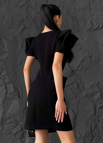 Чорна коктейльна сукня футляр Fashion однотонна