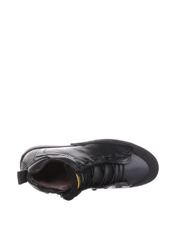 Черные зимние ботинки Cosottinni