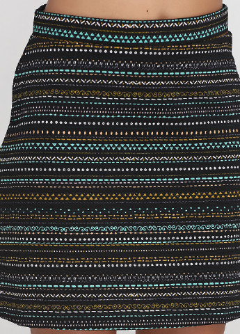 Черная кэжуал с орнаментом юбка H&M