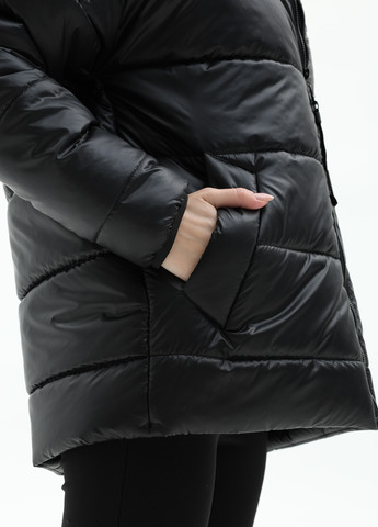 Чорна зимня куртка CHIUAS