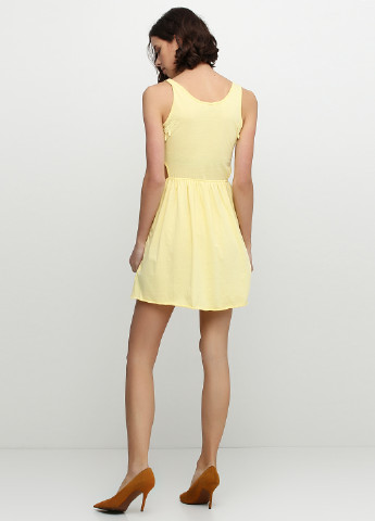 Желтое кэжуал платье короткое C&A однотонное