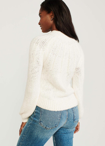Молочный зимний свитер Abercrombie & Fitch