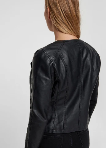 Чорна демісезонна куртка Vero Moda